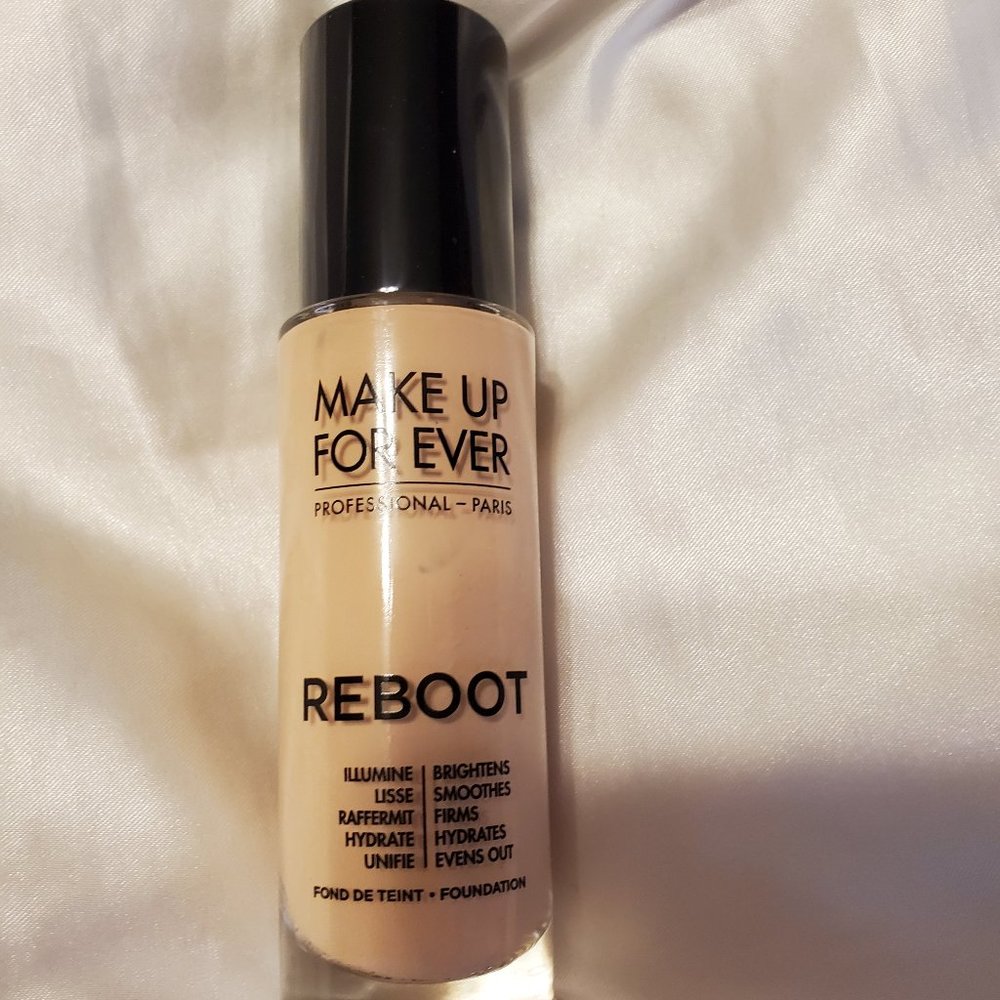 MAKE UP FOR EVER Reboot Active Care Revitalizing
